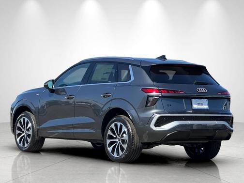 Daytona Gray Pearl Effect 2026 Audi Q3 TFSI quattro S tronic