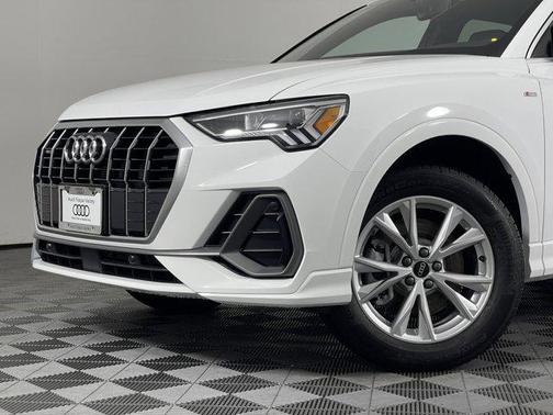 2025 Audi Q3 Premium 45 TFSI S line quattro Tiptronic