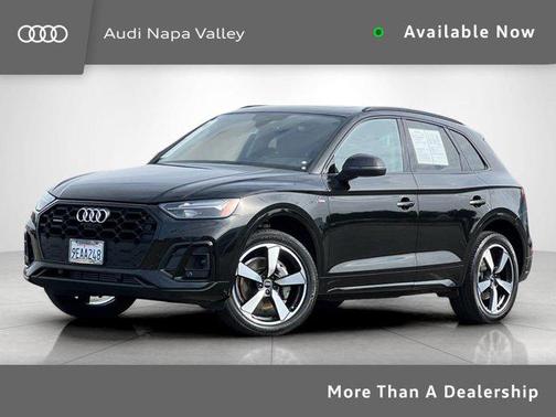 Mythos Black Metallic 2023 Audi Q5 45 S line Premium Plus