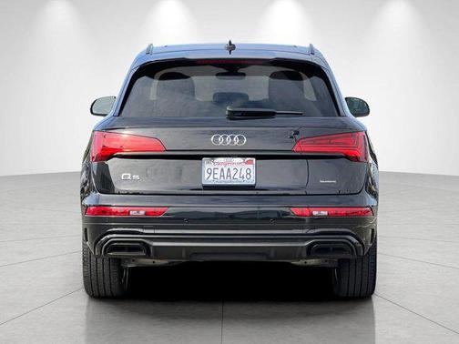 Mythos Black Metallic 2023 Audi Q5 45 S line Premium Plus