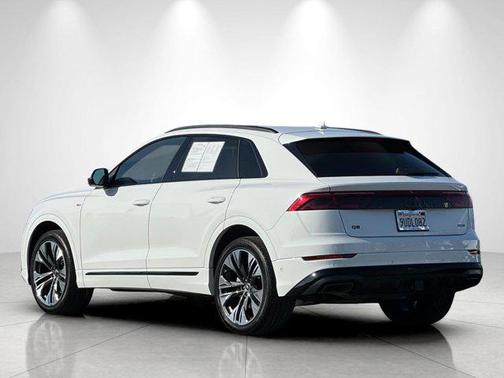 2025 Audi Q8 55 Premium Plus