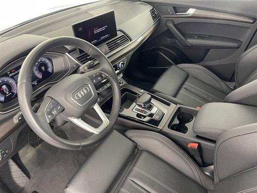 2025 Audi Q5 45 S line Premium Plus