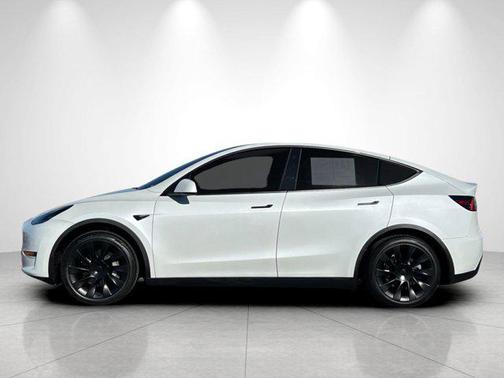 2021 Tesla Model Y Standard Range Rear-Wheel Drive