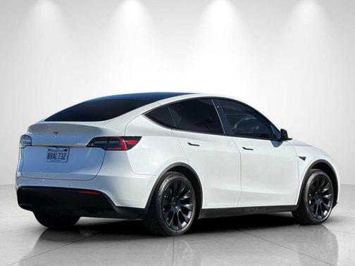 2021 Tesla Model Y Standard Range Rear-Wheel Drive