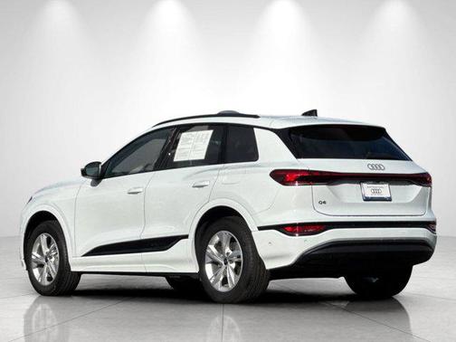 2025 Audi Q6 e-tron Premium Plus