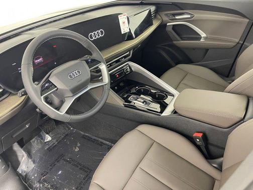 2025 Audi Q5 Premium