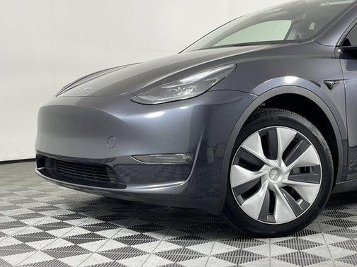 2024 Tesla Model Y Long Range Dual Motor All-Wheel Drive