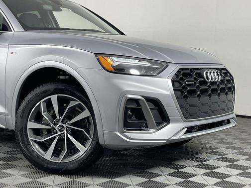 Florett Silver Metallic 2025 Audi Q5 45 S line Premium