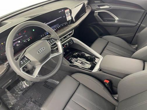2025 Audi Q5 Premium Plus TFSI quattro S tronic