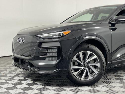 2025 Audi Q6 e-tron Premium quattro