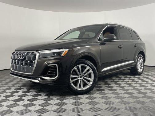 2025 Audi Q7 55 Premium Plus