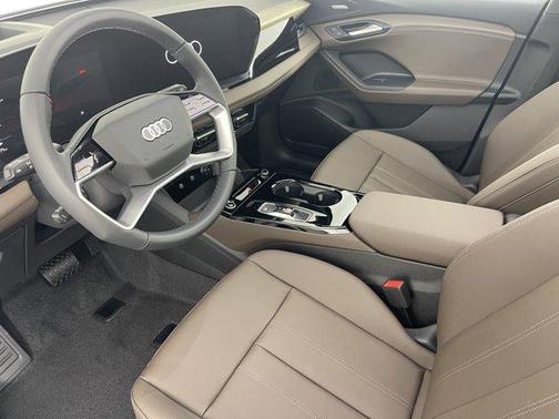 2025 Audi Q6 e-tron Premium Plus quattro
