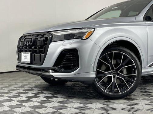 2025 Audi Q7 55 Premium Plus