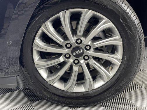 2023 Lincoln Navigator Standard