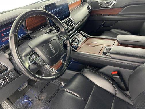2023 Lincoln Navigator Standard