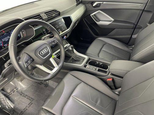 2023 Audi Q3 Premium 45 TFSI S line quattro Tiptronic