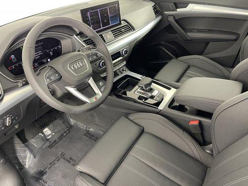 2025 Audi Q5 45 S line Premium Plus