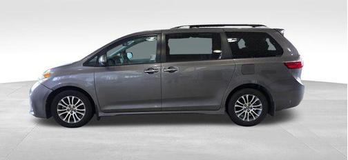 2018 Toyota Sienna XLE