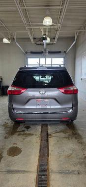 2018 Toyota Sienna XLE