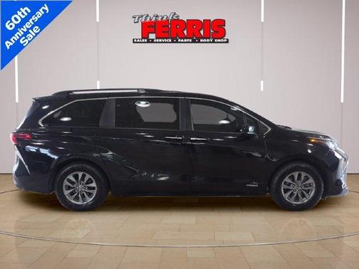 Midnight Black Metallic 2021 Toyota Sienna XLE