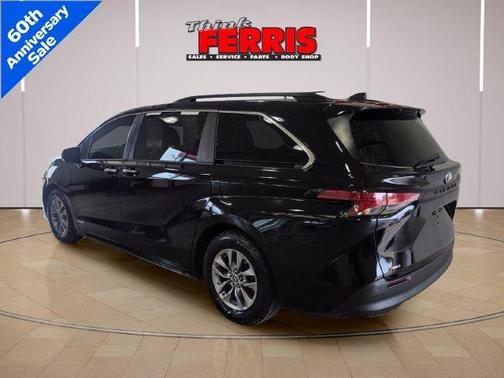 Midnight Black Metallic 2021 Toyota Sienna XLE