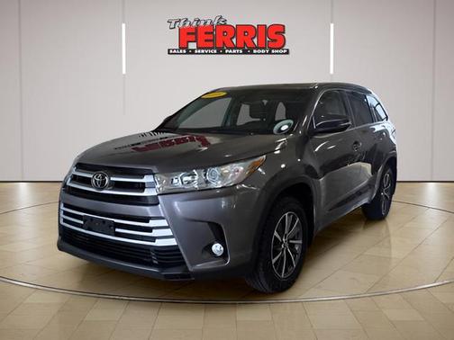 Predawn Gray Mica 2018 Toyota Highlander XLE
