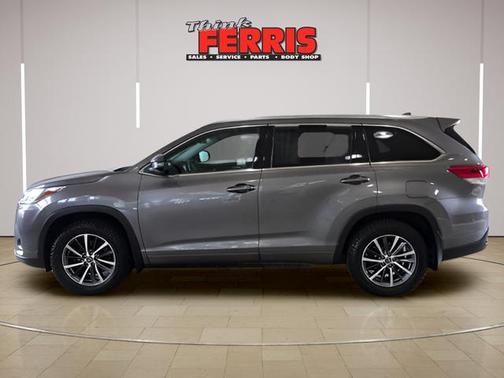Predawn Gray Mica 2018 Toyota Highlander XLE