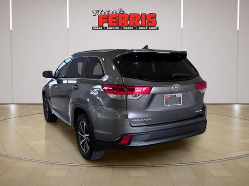 Predawn Gray Mica 2018 Toyota Highlander XLE