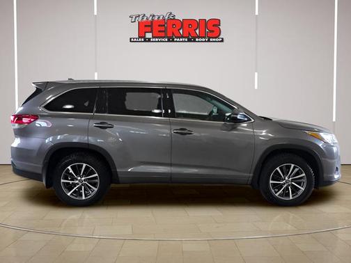 Predawn Gray Mica 2018 Toyota Highlander XLE