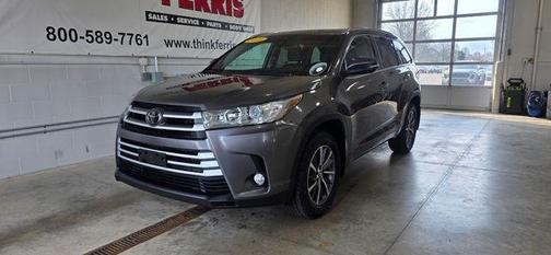 Predawn Gray Mica 2018 Toyota Highlander XLE