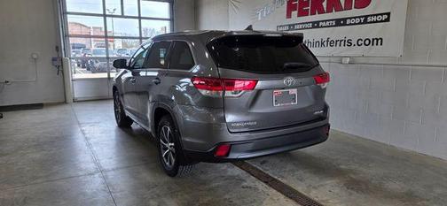 Predawn Gray Mica 2018 Toyota Highlander XLE