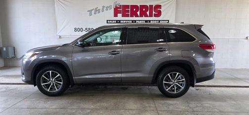 Predawn Gray Mica 2018 Toyota Highlander XLE