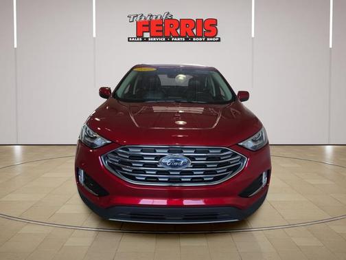 Red Metallic 2022 Ford Edge SEL