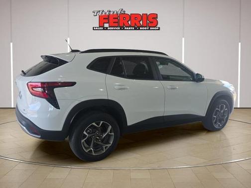 Summit White 2026 Chevrolet Trax LT