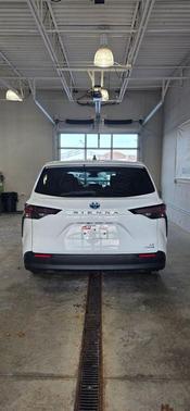 2024 Toyota Sienna LE