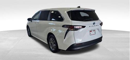 2024 Toyota Sienna LE