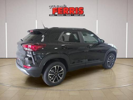 Mosaic Black Metallic 2026 Chevrolet Trailblazer LT