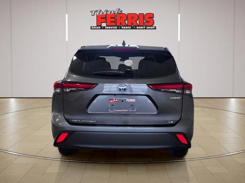 Magnetic Gray Metallic 2023 Toyota Highlander Hybrid LE