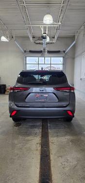 2023 Toyota Highlander Hybrid LE