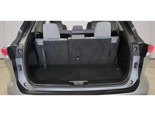 Magnetic Gray Metallic 2023 Toyota Highlander Hybrid LE
