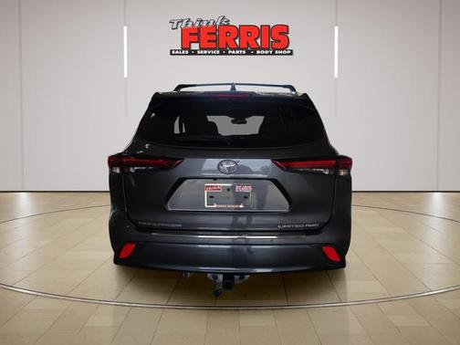Magnetic Gray Metallic 2023 Toyota Highlander Limited