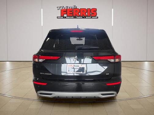 Black Diamond 2022 Mitsubishi Outlander SE