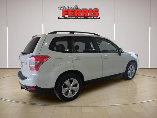 Crystal White Pearl 2016 Subaru Forester 2.5i Premium