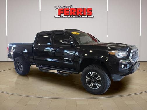 Midnight Black Metallic 2018 Toyota Tacoma TRD Sport