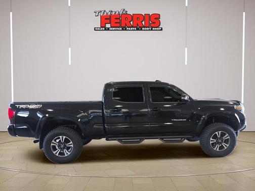 Midnight Black Metallic 2018 Toyota Tacoma TRD Sport