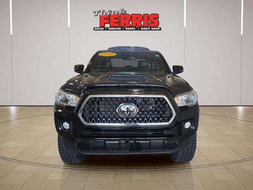 Midnight Black Metallic 2018 Toyota Tacoma TRD Sport