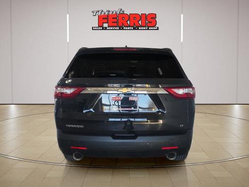 Mosaic Black Metallic 2018 Chevrolet Traverse LT Cloth