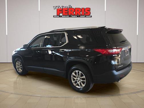 Mosaic Black Metallic 2018 Chevrolet Traverse LT Cloth