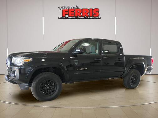 Midnight Black Metallic 2022 Toyota Tacoma SR5