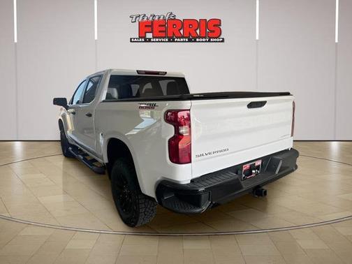 Summit White 2026 Chevrolet Silverado 1500 Custom Trail Boss